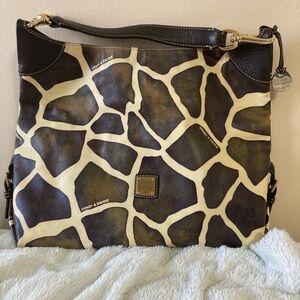 EUC Dooney & Bourke Large leather giraffe tote